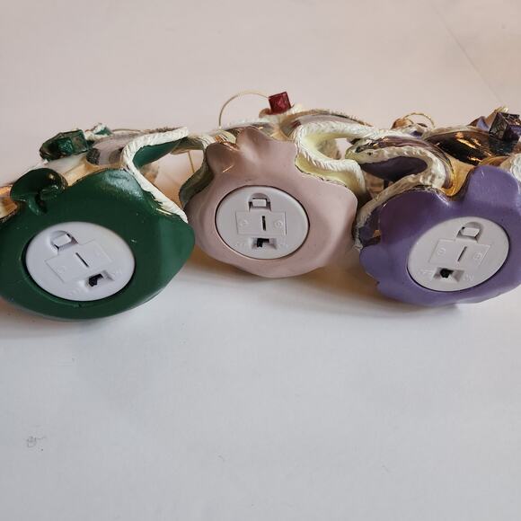 Bradford Edition Thomas Kinkade Winter Angels of Light Collection - Picture 2 of 12